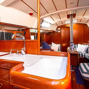  Botel Deliziosa Barca A Vela In Esclusiva Con Parcheggio Gratuito